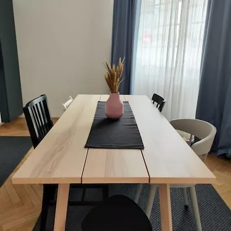 Апартаменты Near The Magic 6 Persons Apartment, 5-minute Walk To Christmas Market! Страсбург